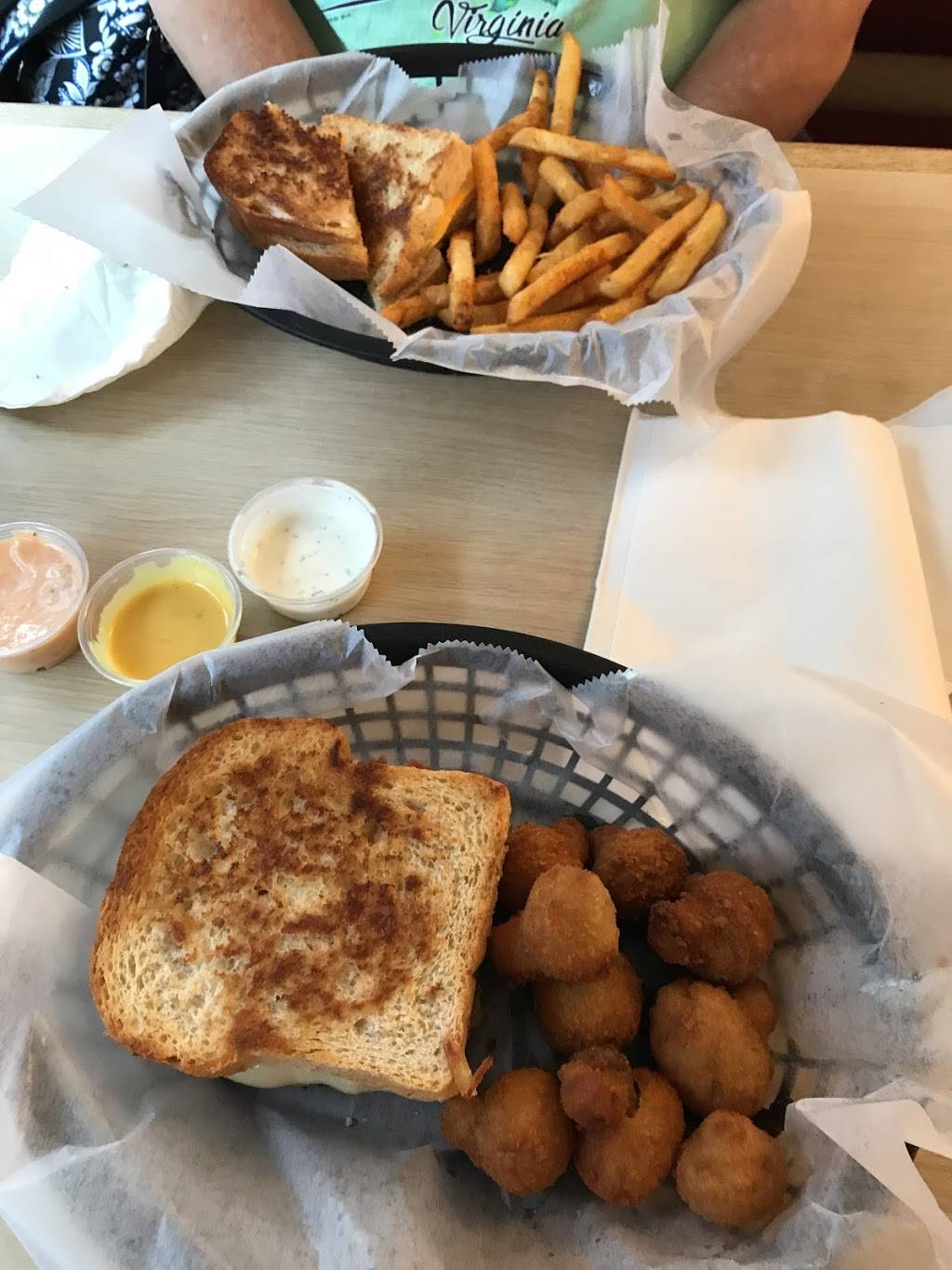 Wedgewing Family Restaurant | restaurant | 167 E 3rd St, Perrysville, OH 44864, USA | 4199380888 OR +1 419-938-0888