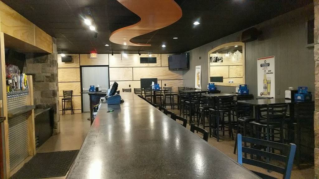 Smoke-Es Bar & Grill | restaurant | 403 Ottawa St, Kalida, OH 45853, USA | 4195323221 OR +1 419-532-3221