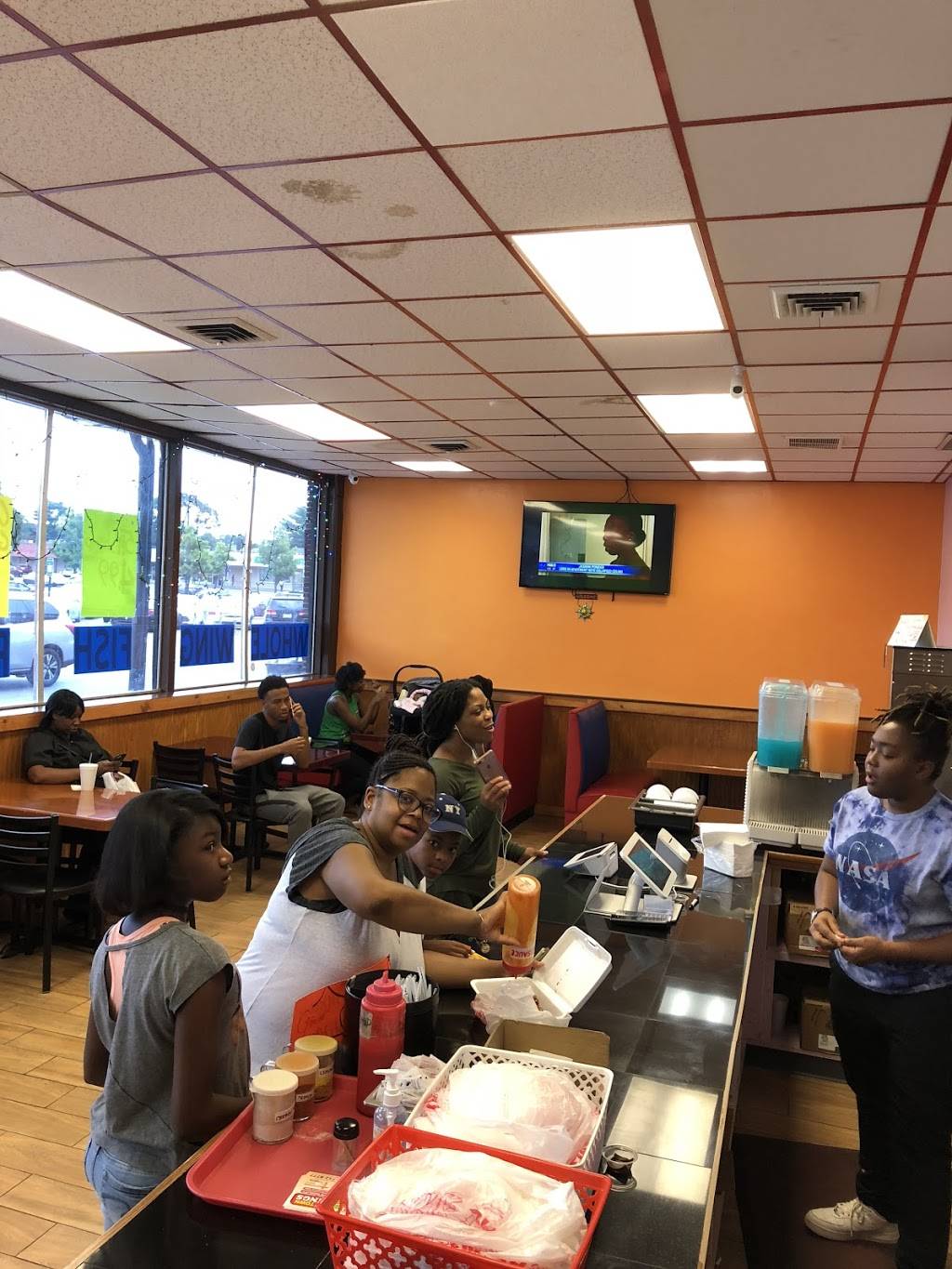 G TOWN WING AND FISH | restaurant | 2084 Campbellton Rd SW, Atlanta, GA 30311, USA | 4047528777 OR +1 404-752-8777