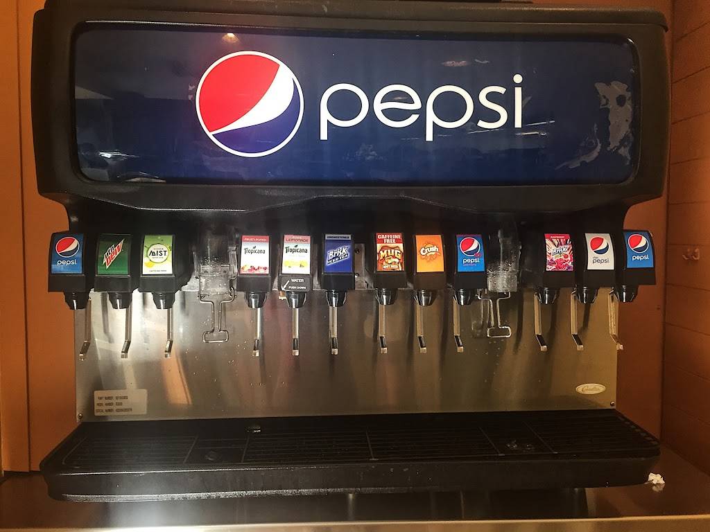 Village Grill | meal takeaway | Yosemite National Park Rd, Yosemite Valley, CA 95389, USA | 2093720200 OR +1 209-372-0200