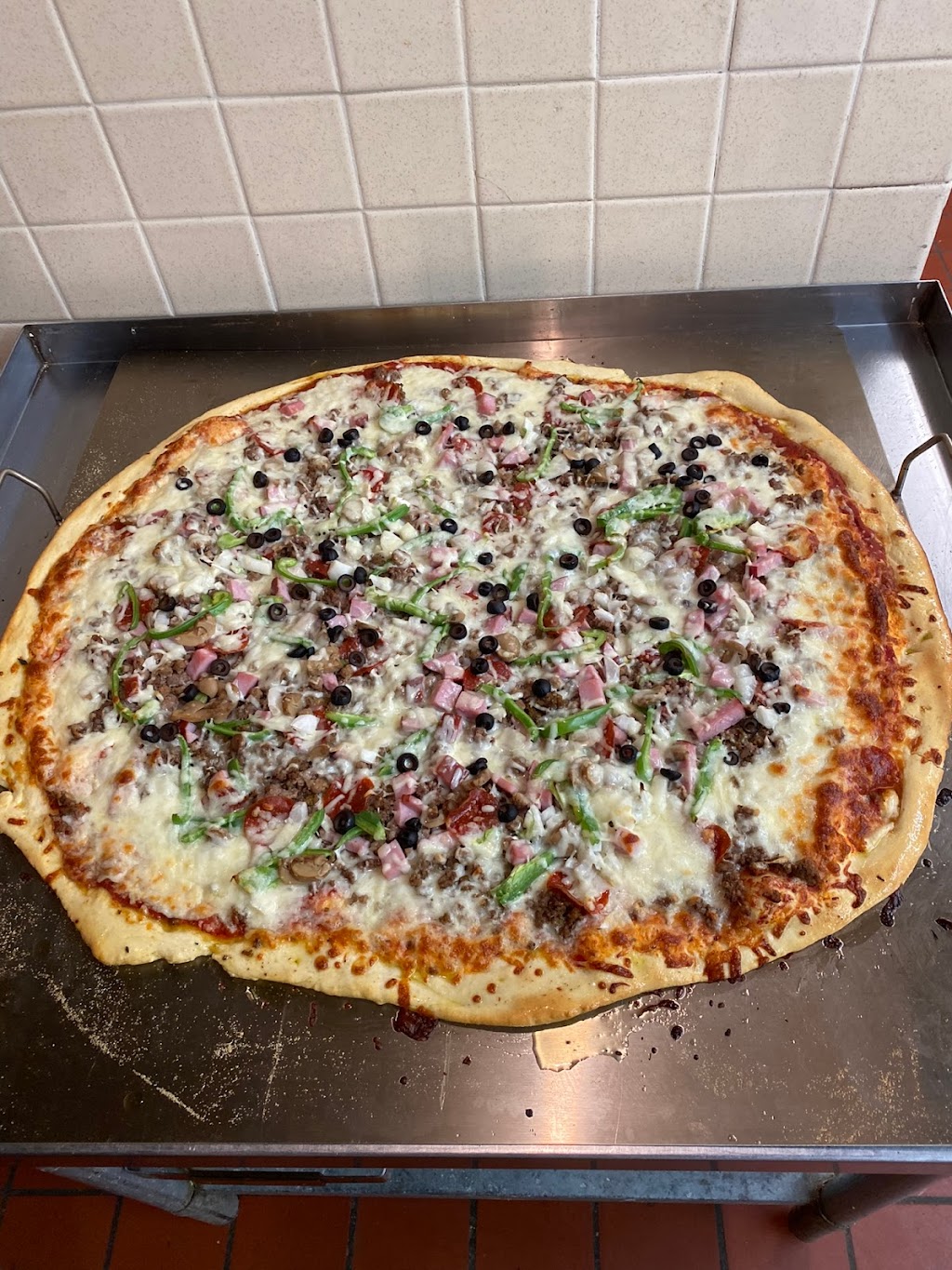 Gladiator Arcade & Pizzeria | restaurant | 1930 Oliver, Wichita, KS 67218, USA | 3163028714 OR +1 316-302-8714