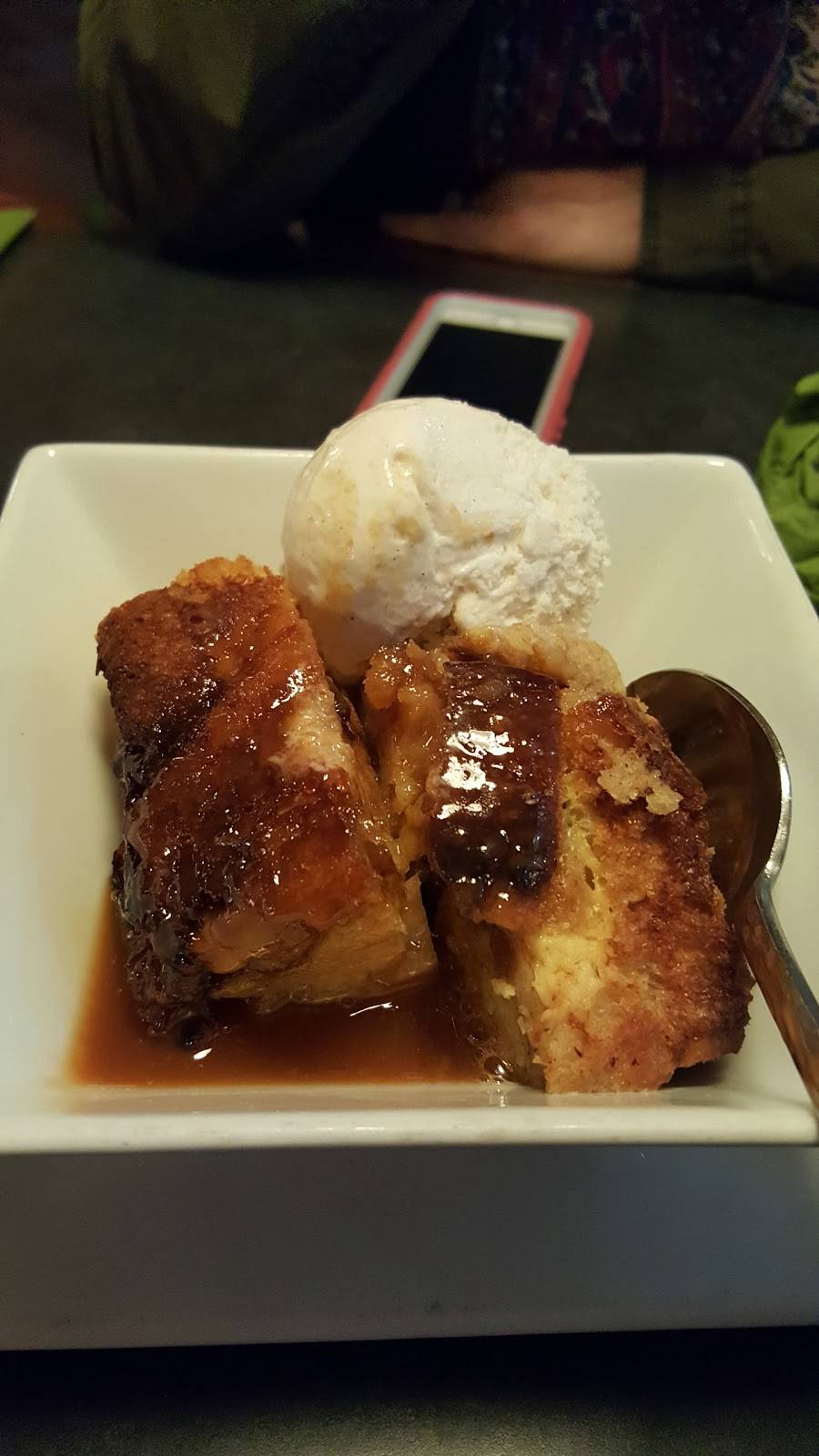 The Wine Pub | restaurant | 2907 Shelter Island Dr #108, San Diego, CA 92106, USA | 6197589325 OR +1 619-758-9325