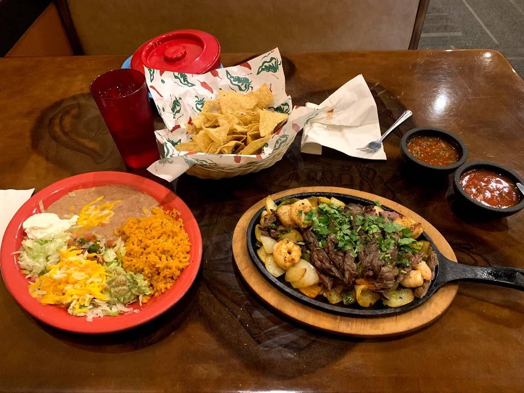 Mi Tierra Family Mexican Restaurant | restaurant | 5500 Old Cheney Rd #4, Lincoln, NE 68516, USA | 4022613221 OR +1 402-261-3221