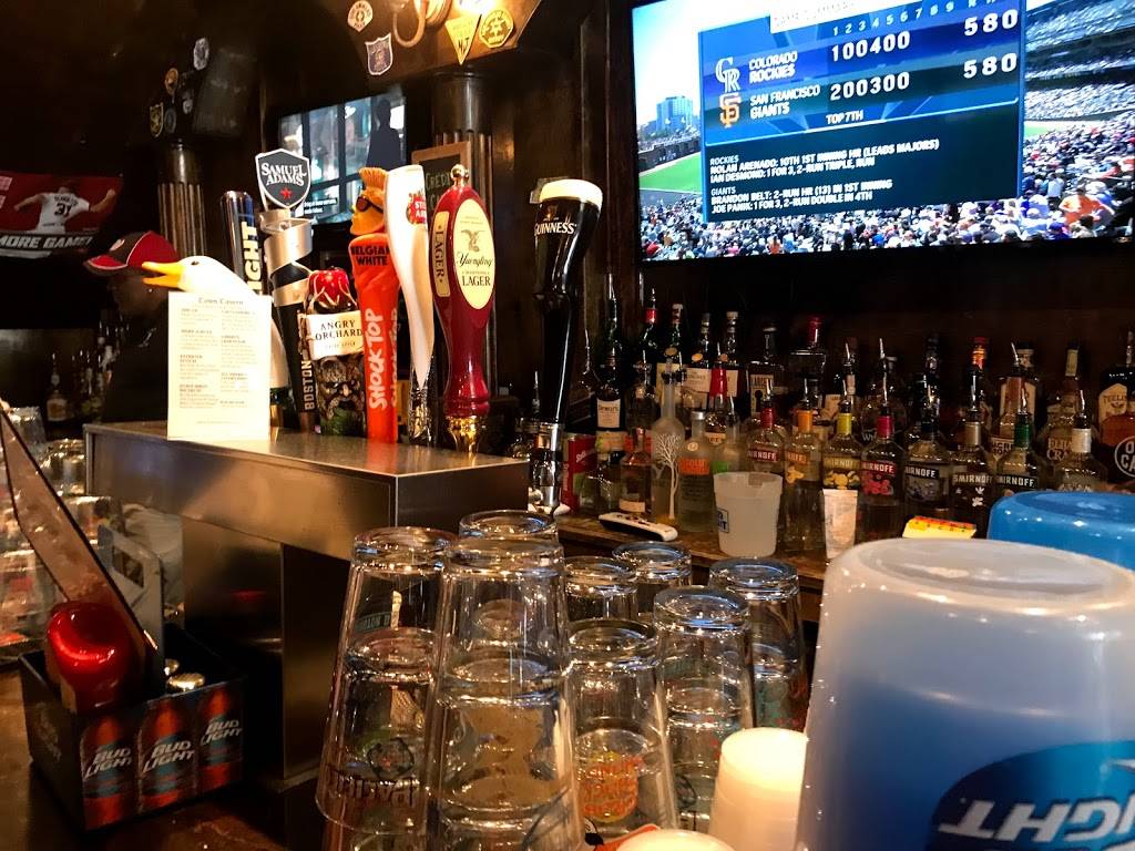 Town Tavern DC | restaurant | 2323 18th St NW, Washington, DC 20009, USA | 2023878696 OR +1 202-387-8696