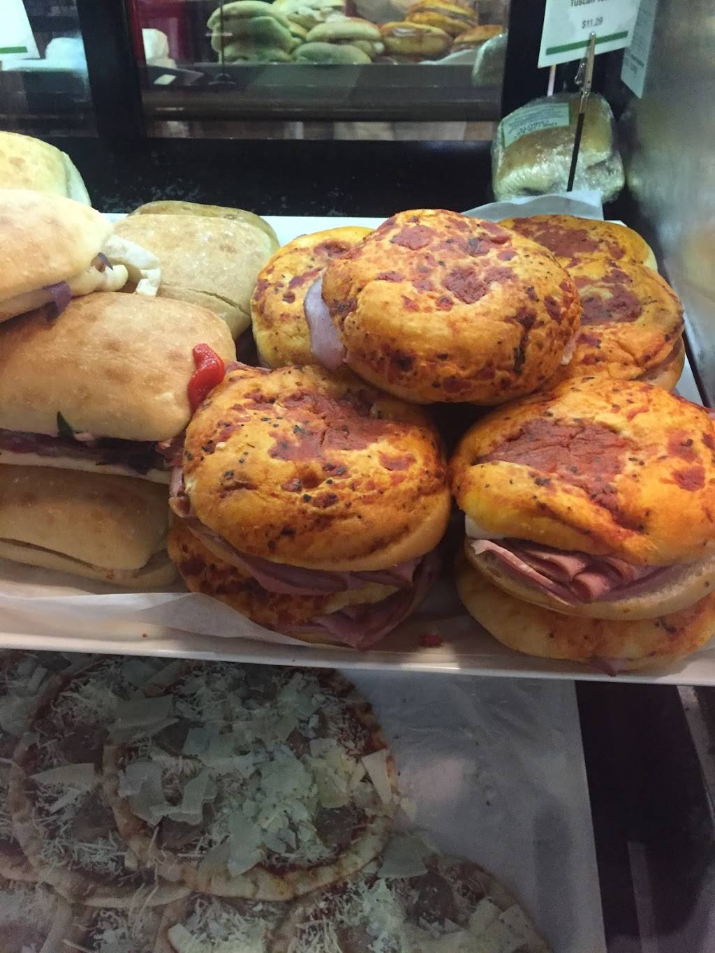 La Tapenade Mediterranean Café | cafe | Terminal 3 10000 W OHare Ave, Chicago, IL 60666, USA | 7736866180 OR +1 773-686-6180