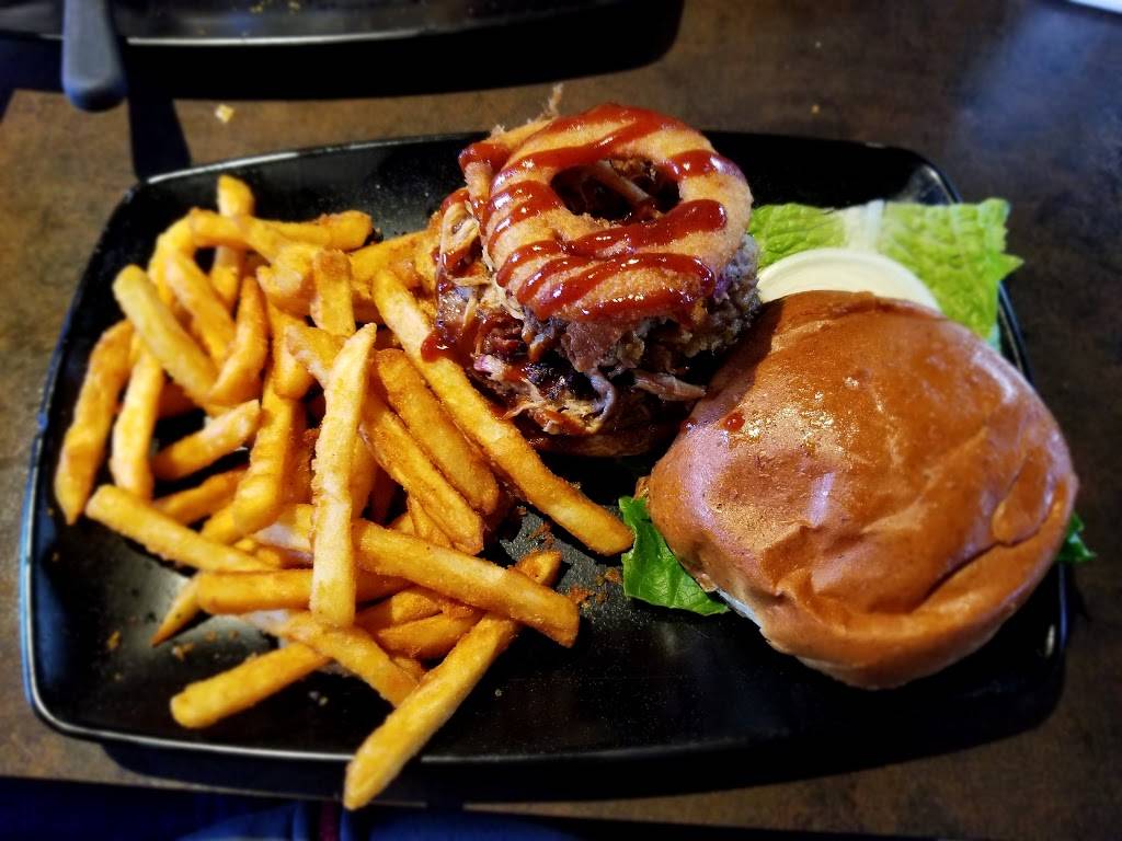 Round House BBQ | restaurant | 2760 W Jefferson Ave, Trenton, MI 48183, USA | 7346716100 OR +1 734-671-6100