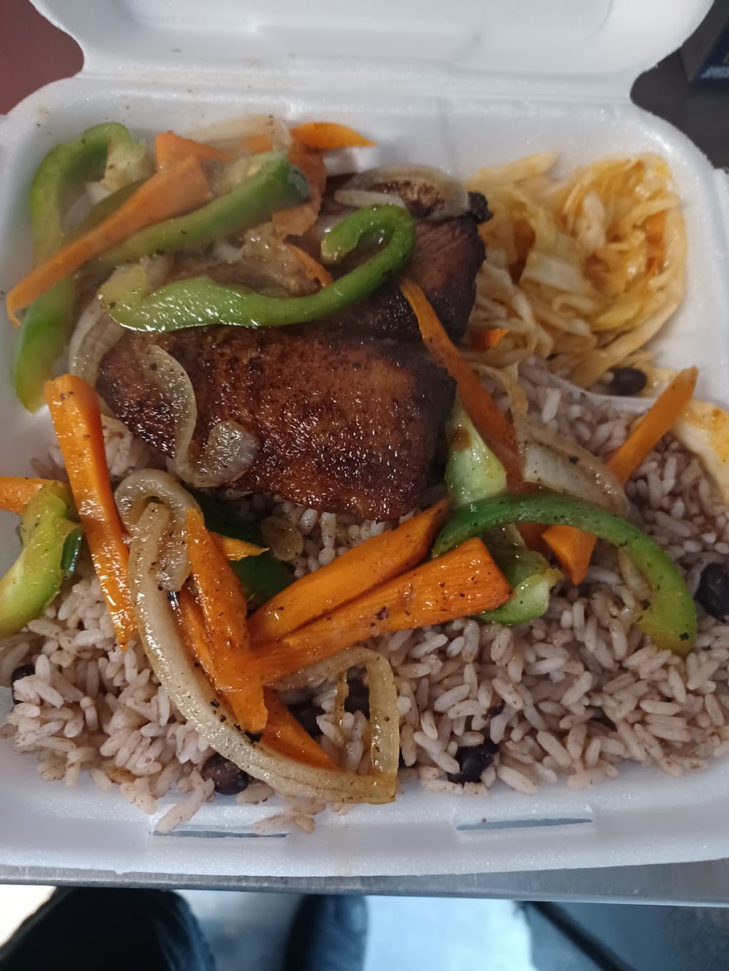 King of Flavor Jamaican Food Truck | restaurant | 1291 Winchester Ave, Martinsburg, WV 25405, USA | 2407017022 OR +1 240-701-7022