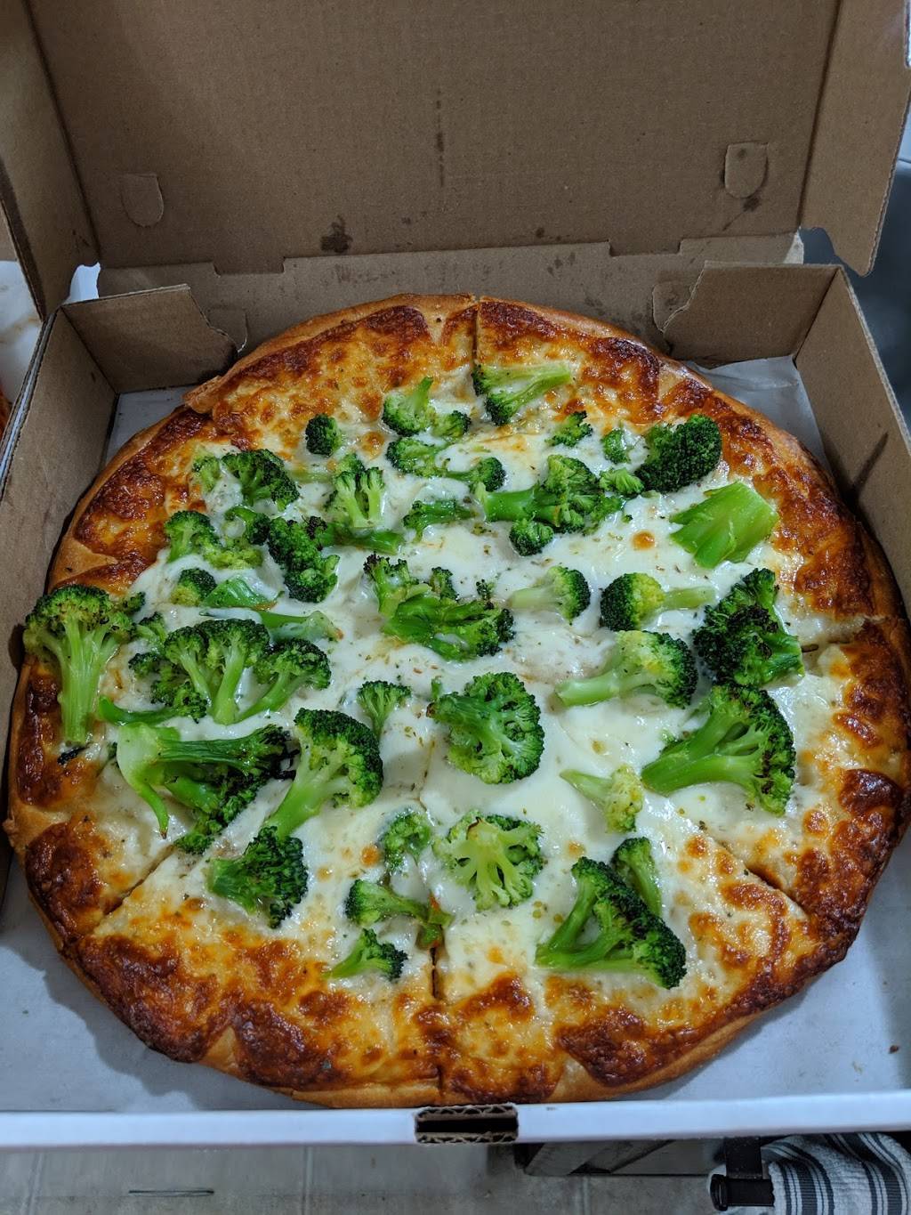 Carbones Pizzeria | restaurant | 2841 Dewey Ave, Rochester, NY 14616, USA | 5858657300 OR +1 585-865-7300