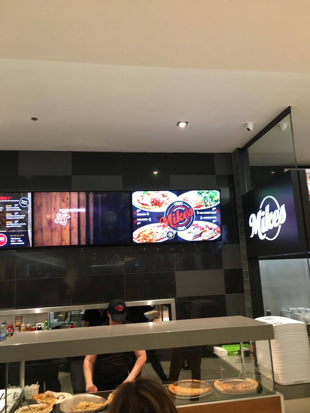 Toujours Mikes | restaurant | 5401 Boulevard des Galeries, Québec, QC G2K 1N4, Canada | 4186274695 OR +1 418-627-4695