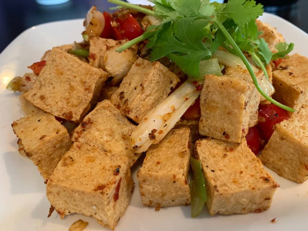 Saigon Bistro | restaurant | 12303 E Mississippi Ave #145, Aurora, CO 80012, USA | 3037451637 OR +1 303-745-1637