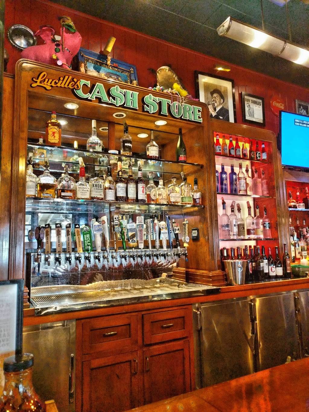 Lucilles Smokehouse Bar-B-Que | restaurant | 23760 El Toro Rd, Lake Forest, CA 92630, USA | 9495817427 OR +1 949-581-7427