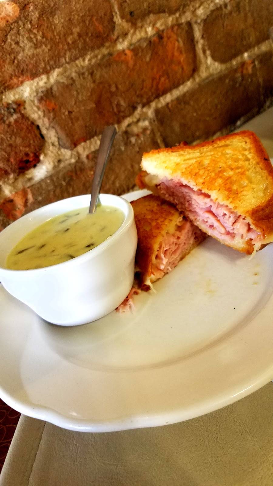 Basilico Italian Cafe | restaurant | 306 E Commercial St, Springfield, MO 65803, USA | 4178184541 OR +1 417-818-4541