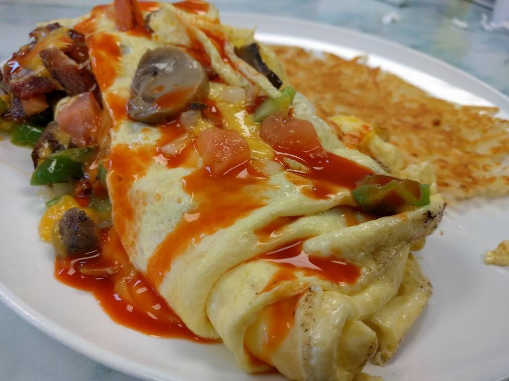 Good Eats Diner | restaurant | 6364, 1200 Deltona Blvd, Deltona, FL 32725, USA | 3865747477 OR +1 386-574-7477