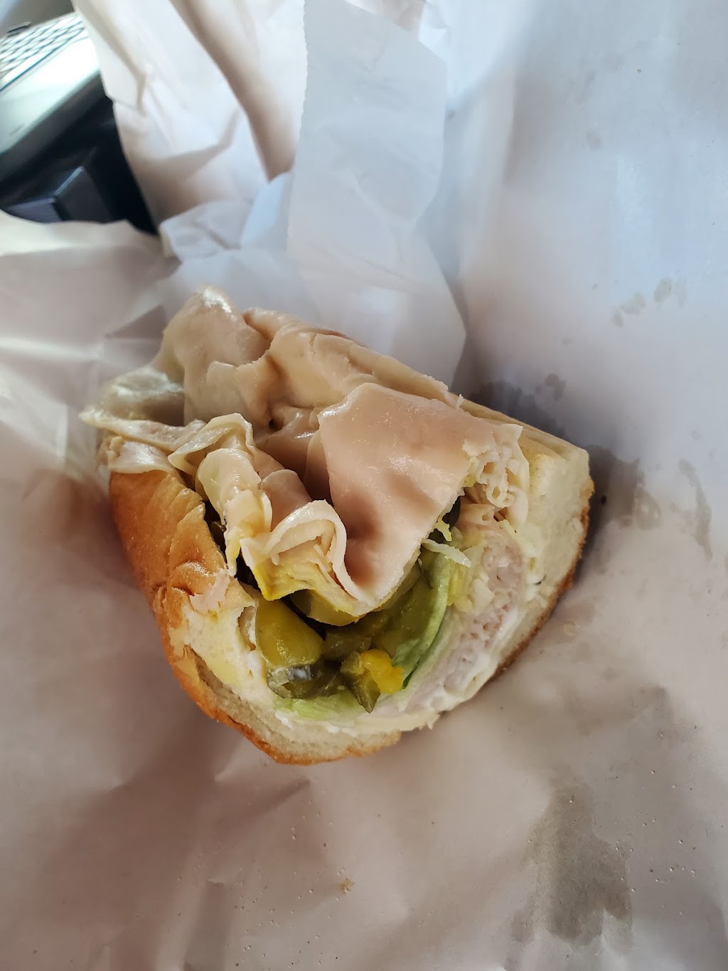 Moms Deli | restaurant | 927 Kerlin St, Chester, PA 19013, USA | 6108766474 OR +1 610-876-6474