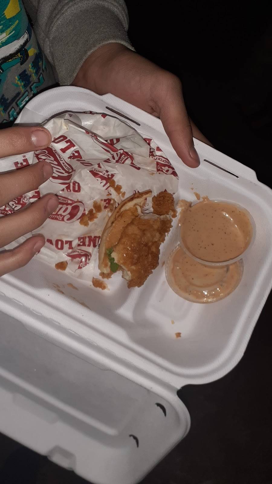 Raising Canes Chicken Fingers | meal takeaway | 6312 Panama Ln, Bakersfield, CA 93313, USA | 6616640108 OR +1 661-664-0108