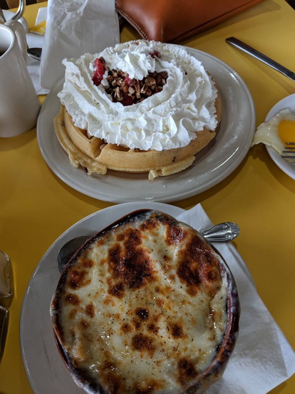 Christophers Restaurant | restaurant | 691 N York St, Elmhurst, IL 60126, USA | 6305301890 OR +1 630-530-1890