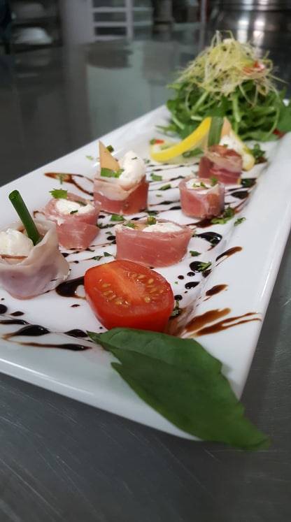 Fourchettes et Pigments – Resto - traiteur | restaurant | 22 du, Rue du Marché, Salaberry-de-Valleyfield, QC J6T 1P2, Canada | 4503774987 OR +1 450-377-4987