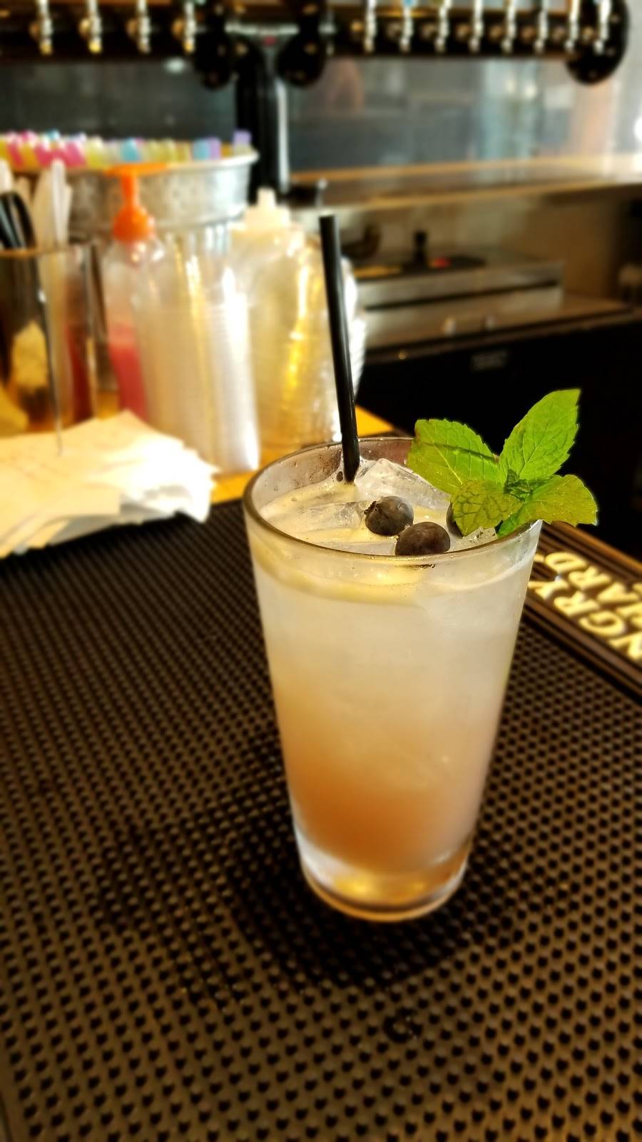 Grub Burger Bar | restaurant | 4902 S Staples St, Corpus Christi, TX 78414, USA | 3614442424 OR +1 361-444-2424