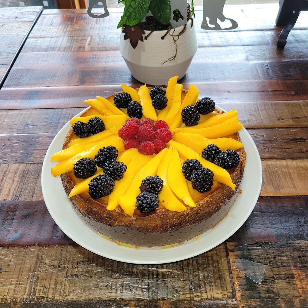 Freds Bistro | restaurant | 516 S Trade St #102, Amity, OR 97101, USA | 5038833735 OR +1 503-883-3735