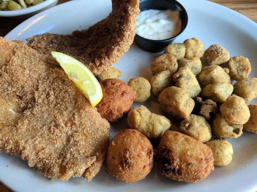 Cracker Barrel Old Country Store | restaurant | 2701 Crittenden Dr, Louisville, KY 40209, USA | 5026362263 OR +1 502-636-2263