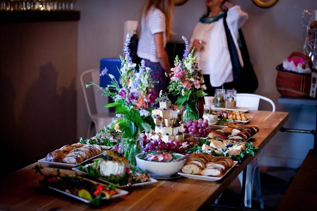 Alpin Bistro | cafe | 15 SW 2nd St, Gainesville, FL 32601, USA | 3522042873 OR +1 352-204-2873