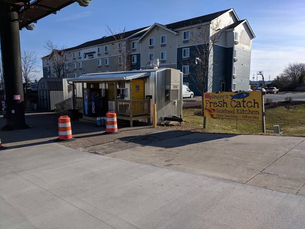 Caplingers Fresh Catch Seafood Kitchen | restaurant | 9535 Pendleton Pike, Indianapolis, IN 46236, USA | 3173895378 OR +1 317-389-5378