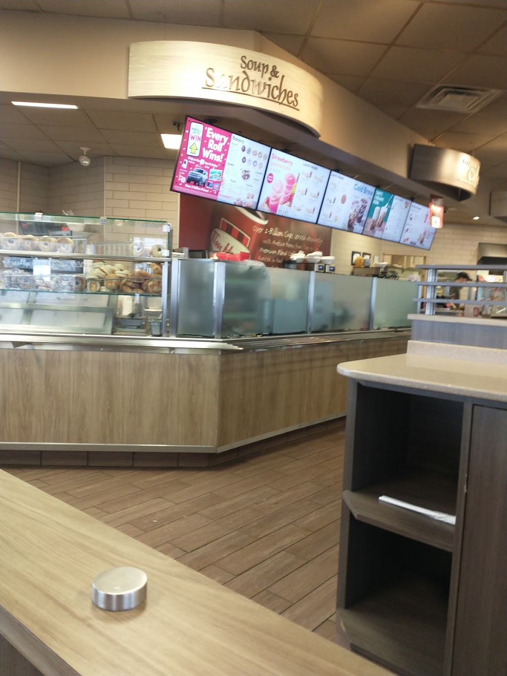 Tim Hortons | restaurant | 779 Main St, Presque Isle, ME 04769, USA | 2077609158 OR +1 207-760-9158