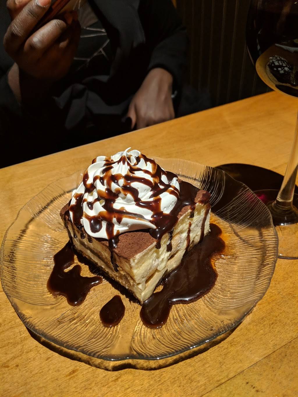 Guy Hollerins Ann Arbor Bar & Grill | restaurant | 3600 Plymouth Rd, Ann Arbor, MI 48105, USA | 7347694323 OR +1 734-769-4323