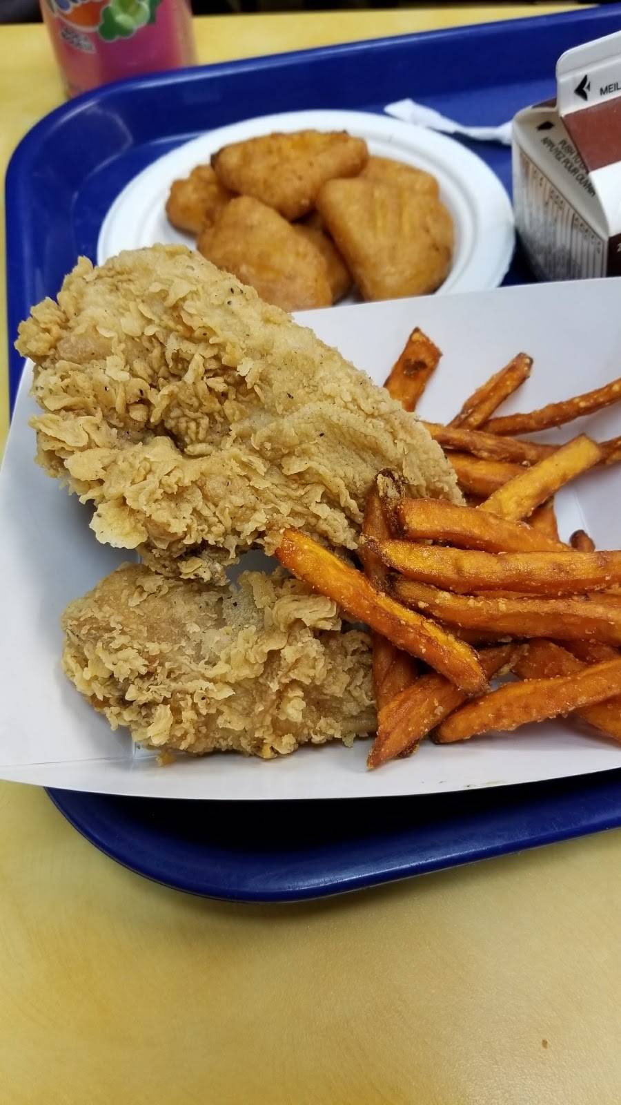 CHUCKS CHICKEN PLUS | restaurant | 2 Henderson Dr #2, Aurora, ON L4G 3L2, Canada | 9057274374 OR +1 905-727-4374