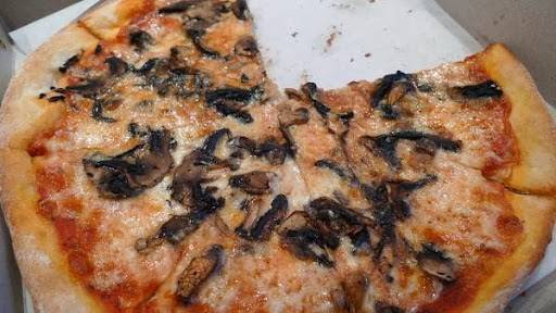 Johnnys Pizzeria | restaurant | 34 Main St, West Orange, NJ 07052, USA | 9737319505 OR +1 973-731-9505