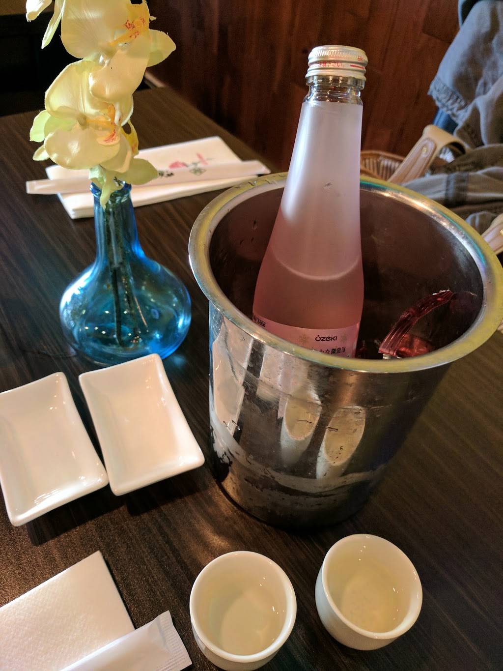 3 Guys Sushi | restaurant | 530 Forest Ave, Staten Island, NY 10310, USA | 7184470088 OR +1 718-447-0088