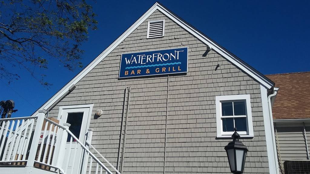 Waterfront Bar and Grill | restaurant | 170 Water St # 170, Plymouth, MA 02360, USA | 5085918393 OR +1 508-591-8393