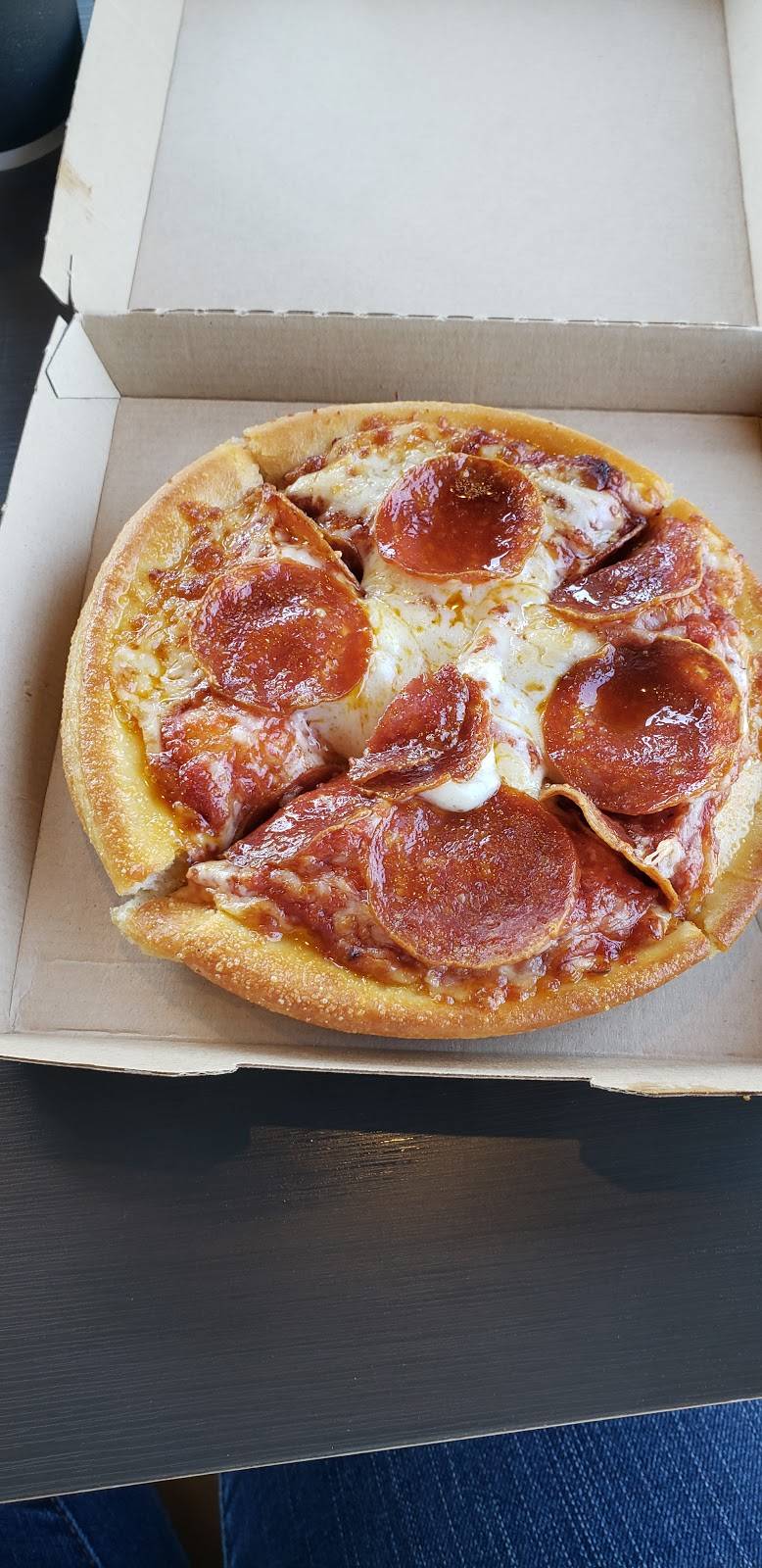 Pizza Hut | restaurant | 4211 Shelbyville Rd, Louisville, KY 40207, USA | 5028954318 OR +1 502-895-4318