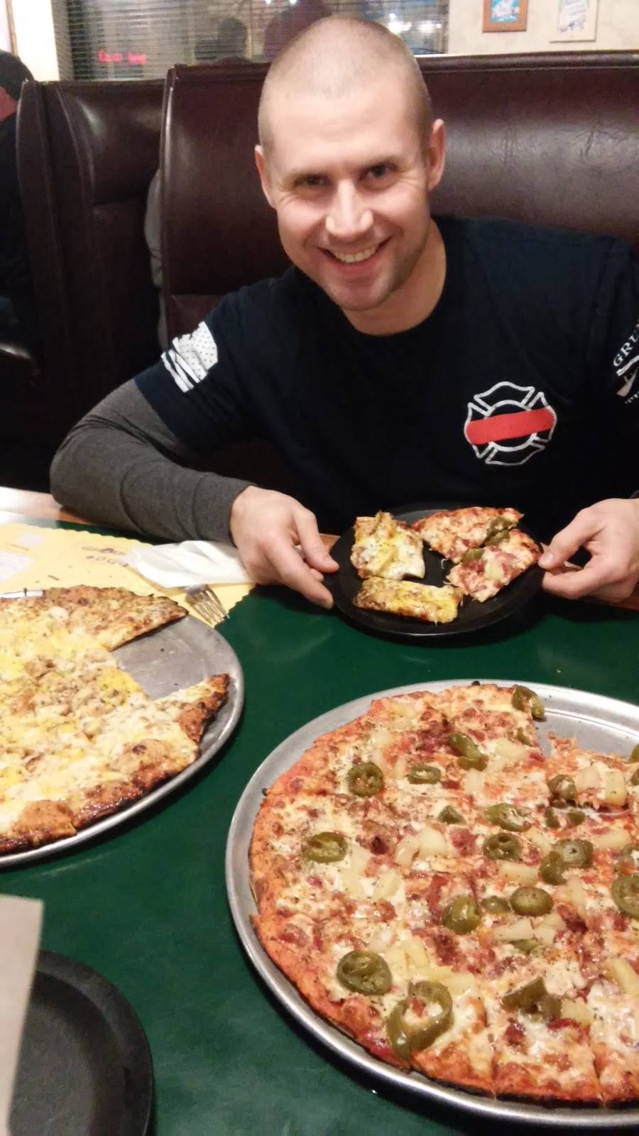 Monicals Pizza | restaurant | 1900 W Main St, Shelbyville, IL 62565, USA | 2177744100 OR +1 217-774-4100