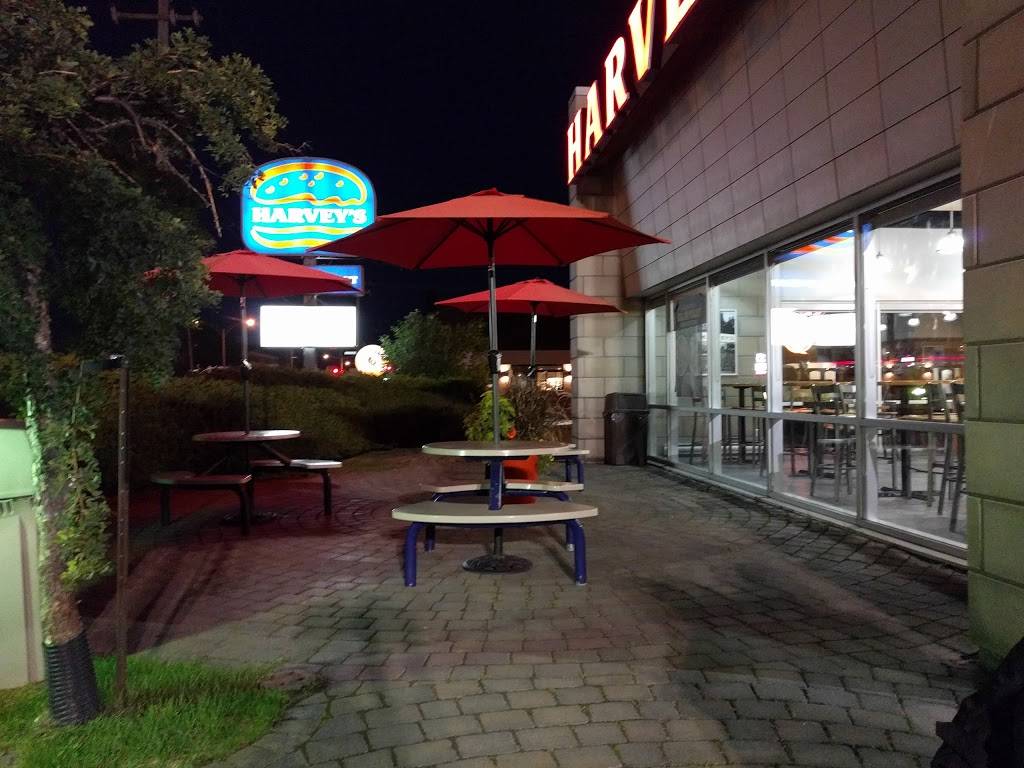 Harveys | restaurant | 1095 Boulevard Wilfrid-Hamel, Québec, QC G1M 2R7, Canada | 4186837313 OR +1 418-683-7313
