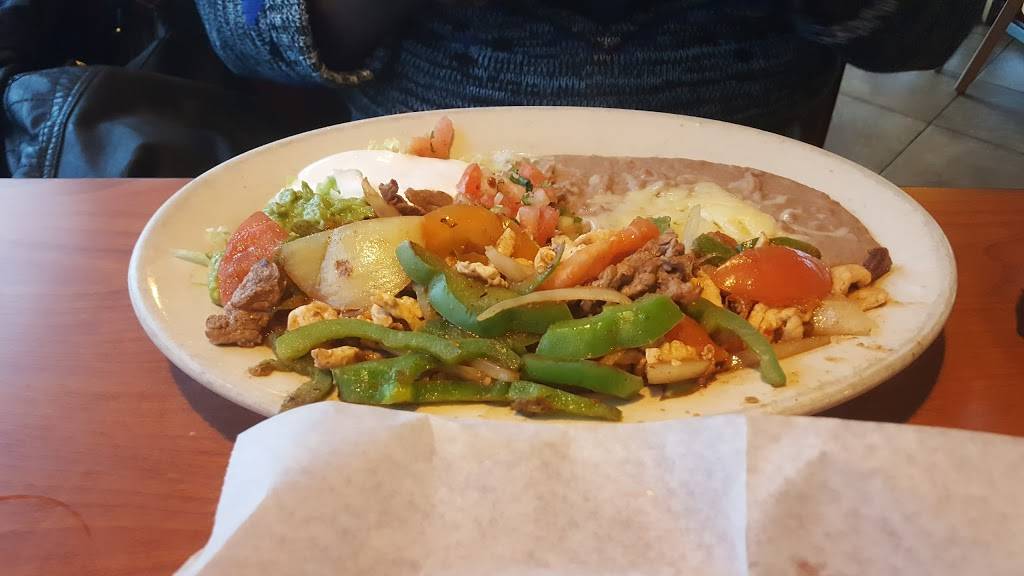 EL Jaripeo | restaurant | 30 East Washington Pointe Dr, Indianapolis, IN 46229, USA | 3178983921 OR +1 317-898-3921