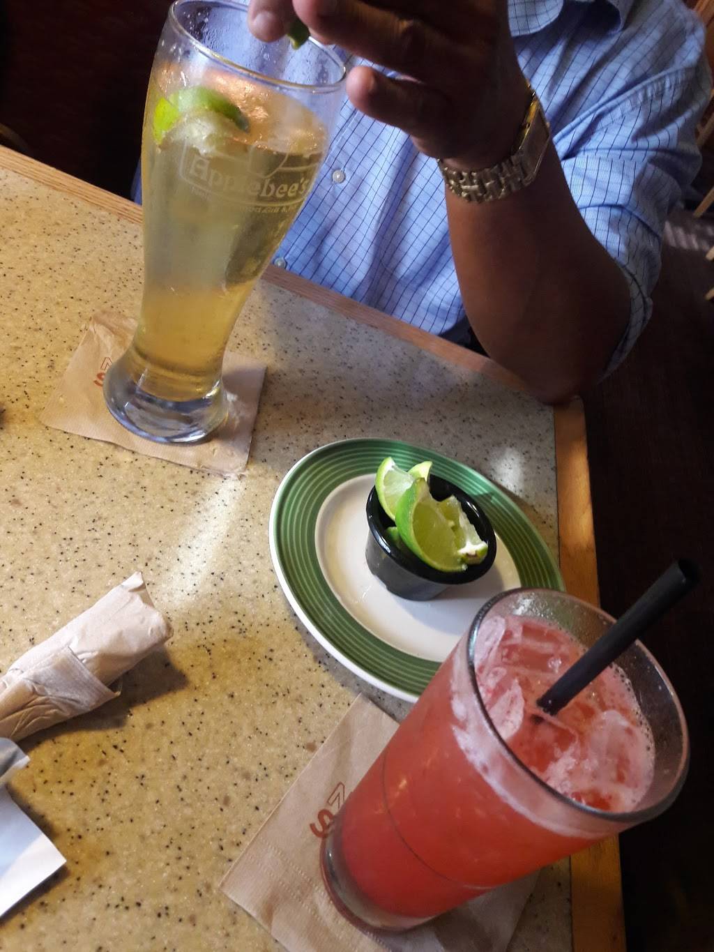 Applebees Grill + Bar | restaurant | 5800 N Mesa St, El Paso, TX 79912, USA | 9158338899 OR +1 915-833-8899