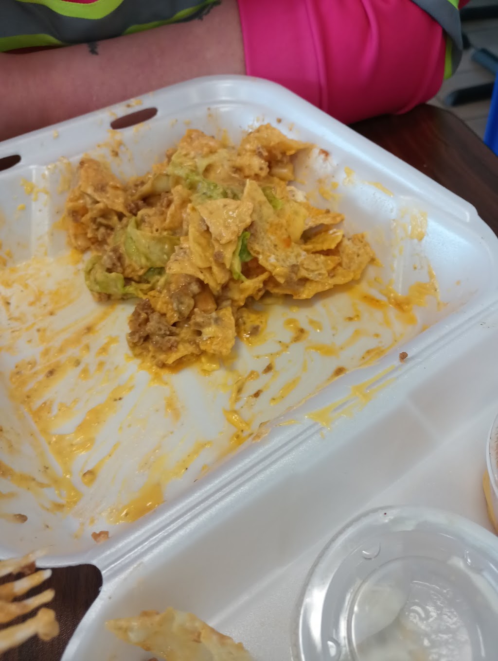 Hole in the Wall | restaurant | 432 Main St W #1, Mt Carmel, TN 37645, USA | 4232517308 OR +1 423-251-7308