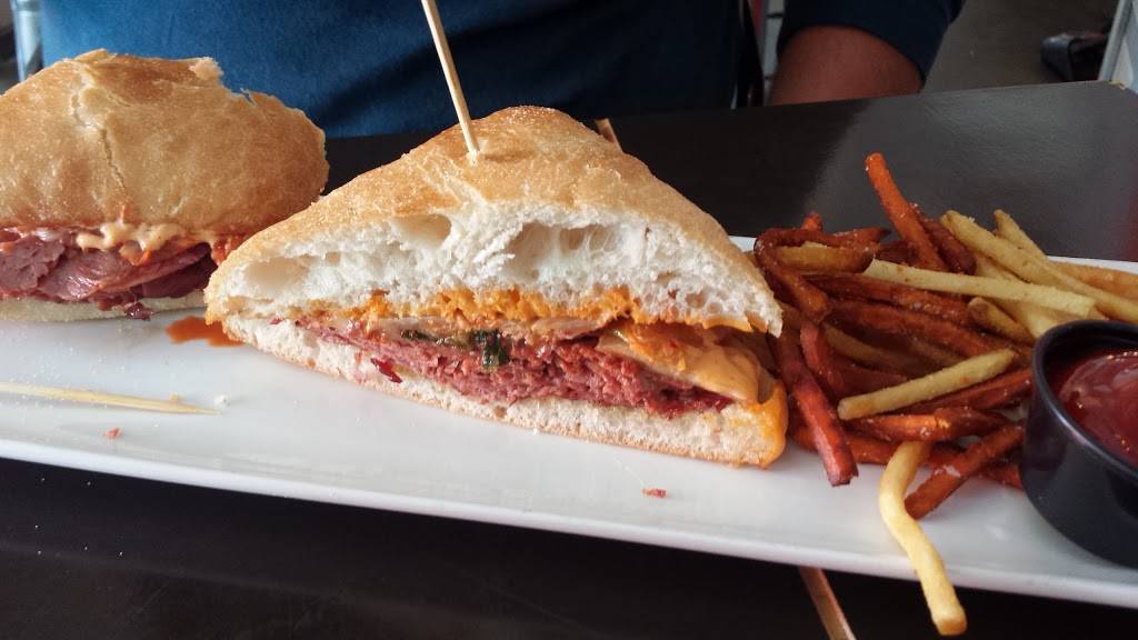 Tavern 101 | restaurant | 101 Center Ave, Bay City, MI 48708, USA | 9897781431 OR +1 989-778-1431