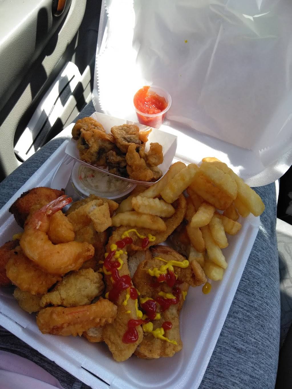 Shrimp Hut | restaurant | 5040 E 38th St, Indianapolis, IN 46218, USA | 3175468888 OR +1 317-546-8888