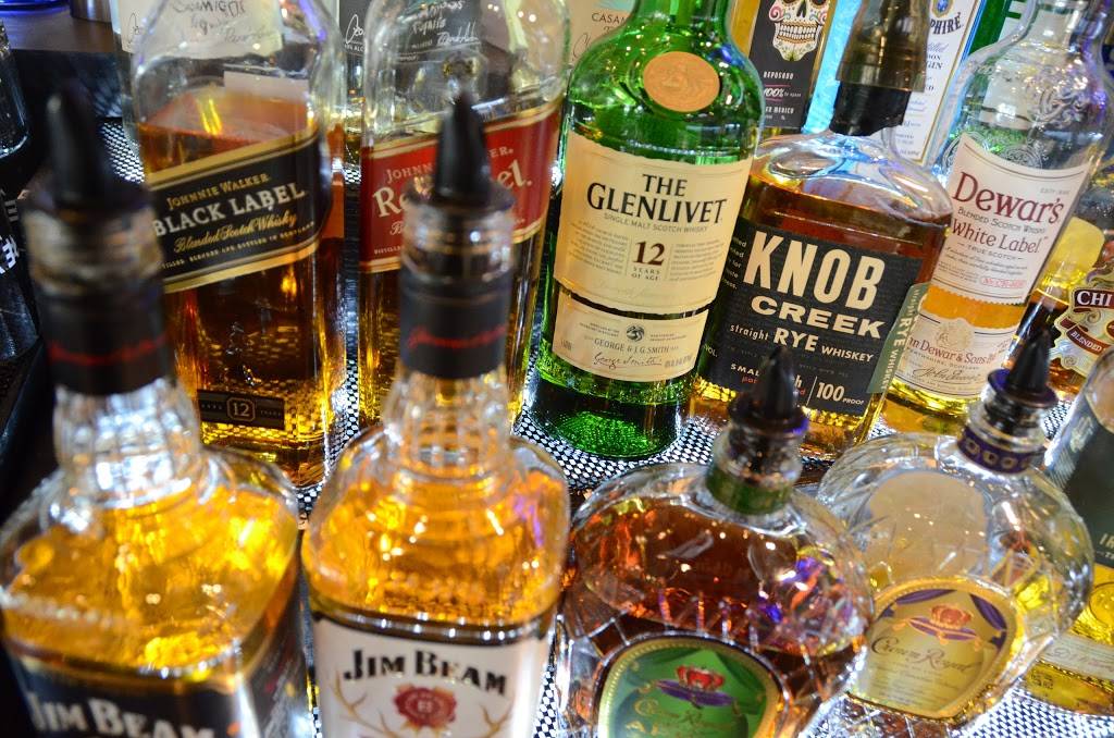 Zachs on Tap | restaurant | 12231 S Harlem Ave, Palos Heights, IL 60463, USA | 7083611226 OR +1 708-361-1226