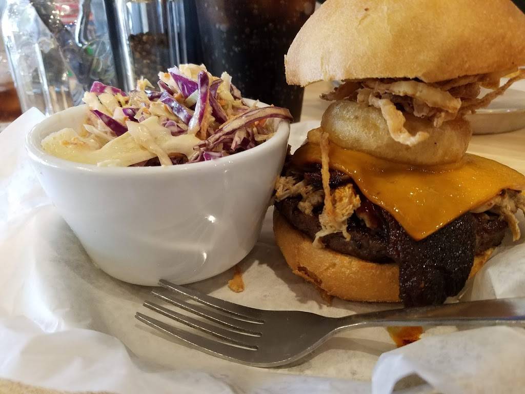The Half Pint | restaurant | 671 High St, Worthington, OH 43085, USA | 6143969119 OR +1 614-396-9119