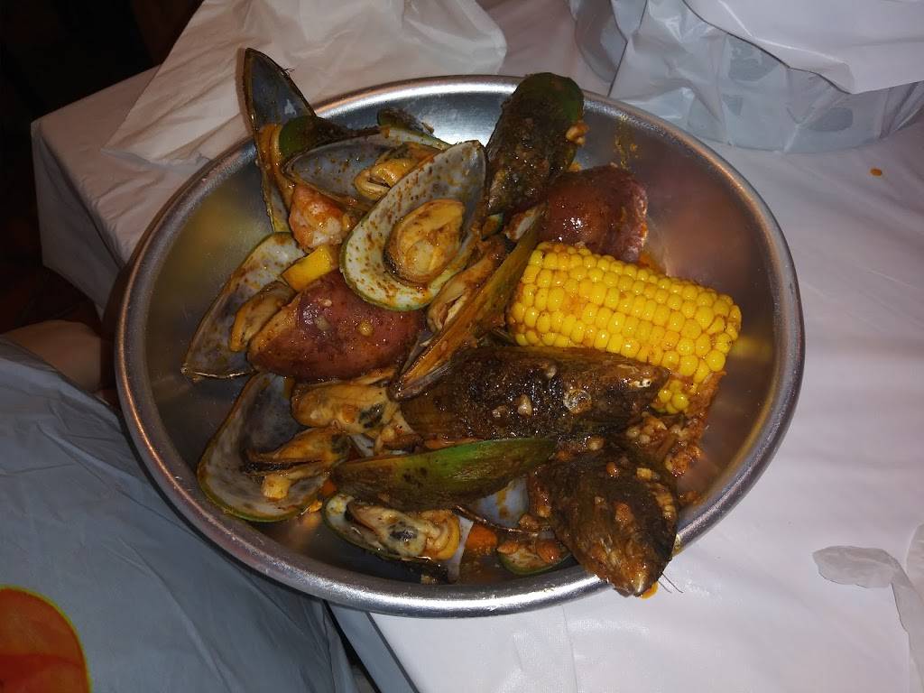 Shaking Seafood & Wings | restaurant | 414 N Valley Mills Dr, Waco, TX 76710, USA | 2547411301 OR +1 254-741-1301