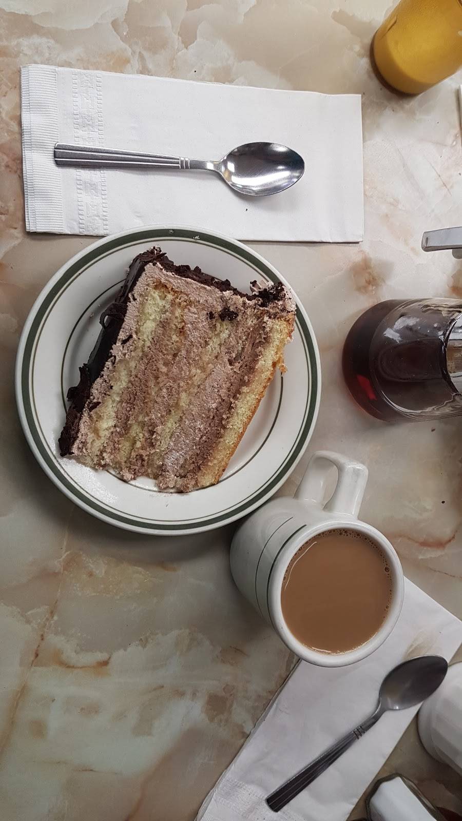 Delight Diner | restaurant | 66-91 Fresh Pond Rd, Ridgewood, NY 11385, USA | 7186284708 OR +1 718-628-4708