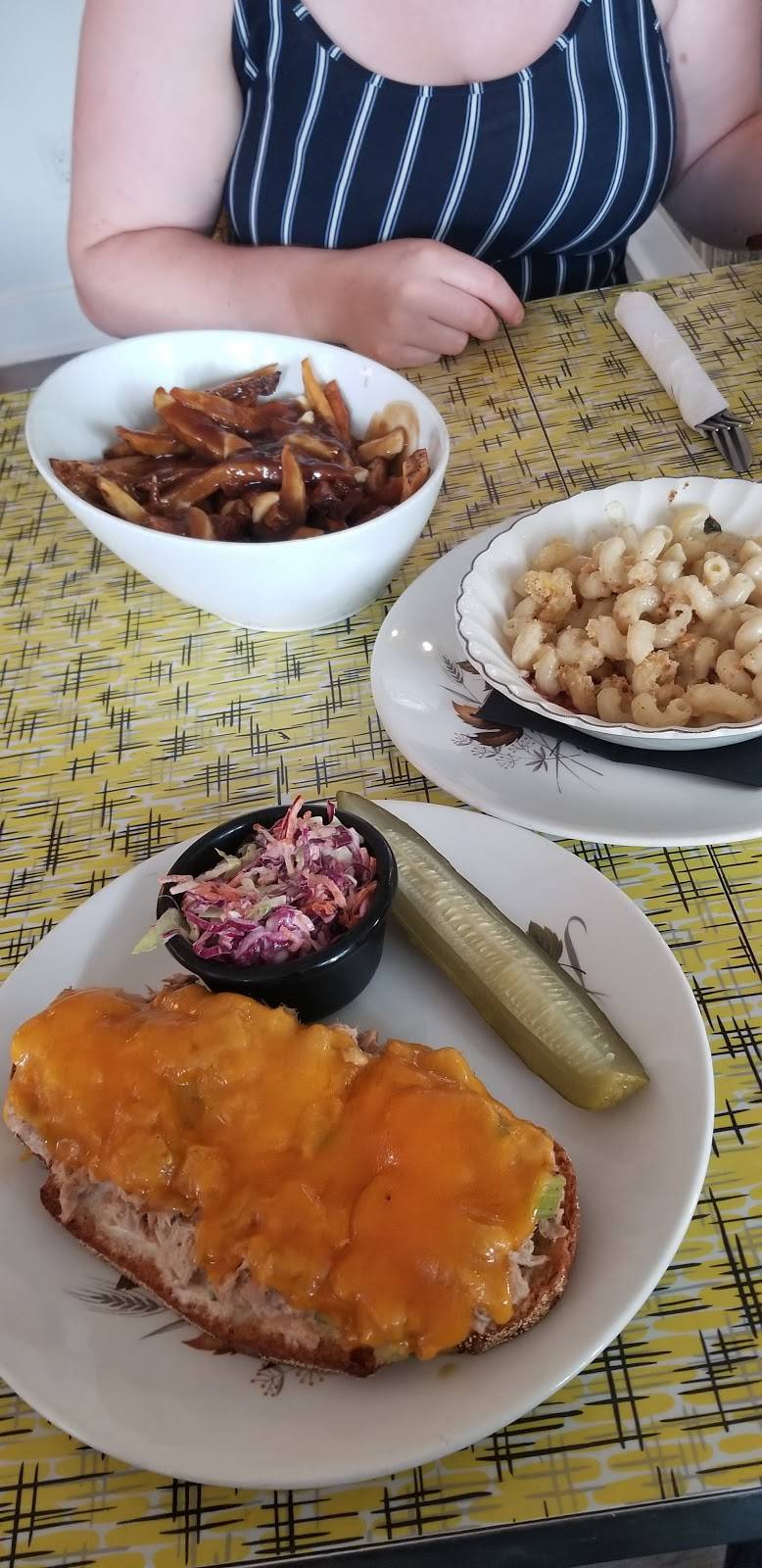 Pete & Kay Diner | restaurant | 946 King St W, Hamilton, ON L8S 1K8, Canada | 2892469043 OR +1 289-246-9043