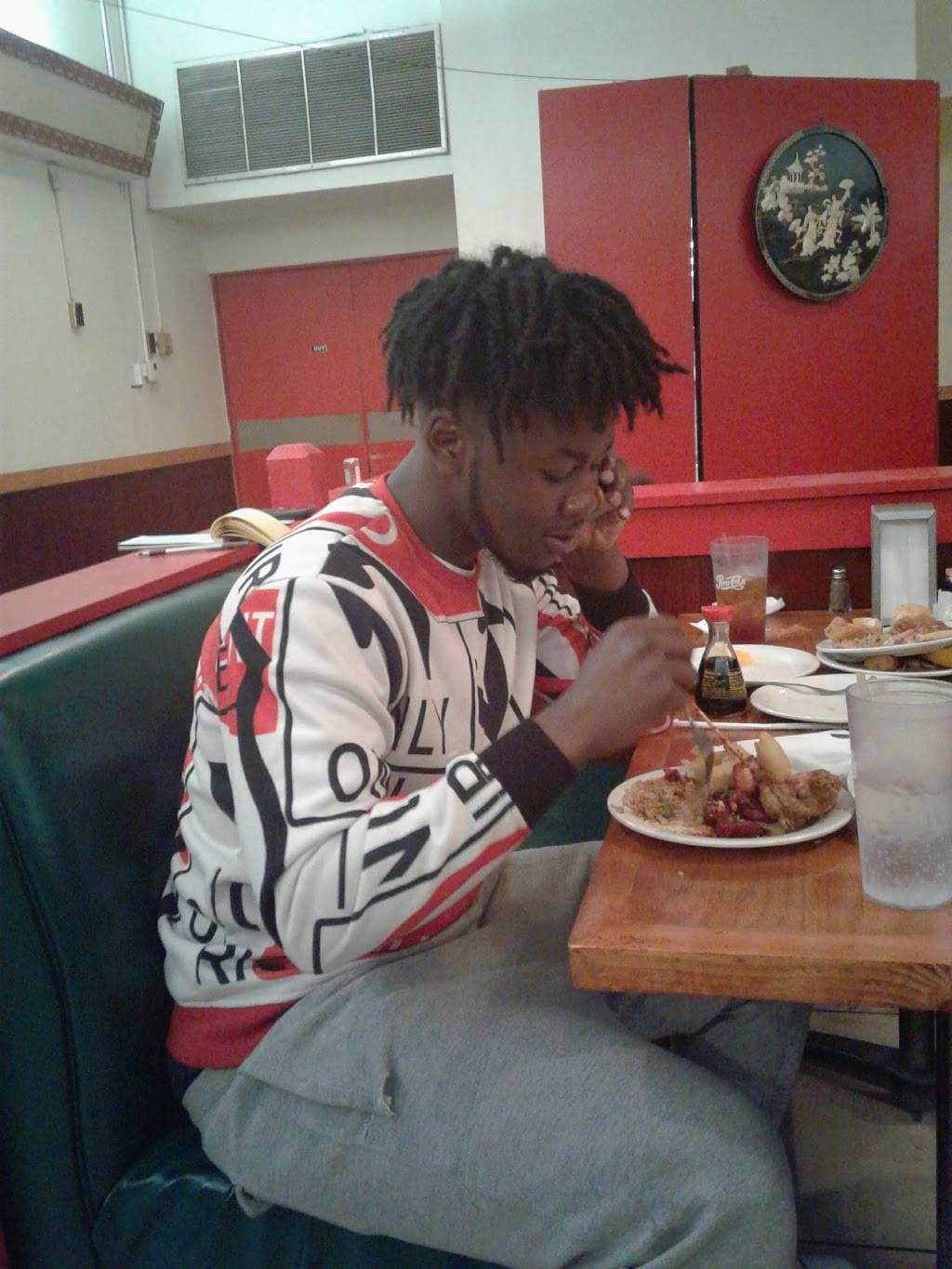 Golden Crown Restaurant | restaurant | 300 Whitman Ave, Florence, SC 29501, USA | 8436793838 OR +1 843-679-3838