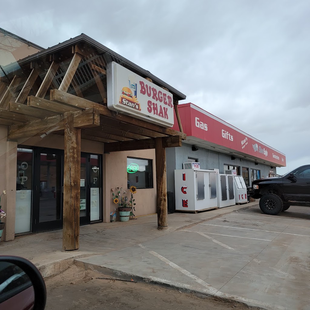 Stans Burger Shak | restaurant | 150 UT-95, Hanksville, UT 84734, USA | 4355423330 OR +1 435-542-3330