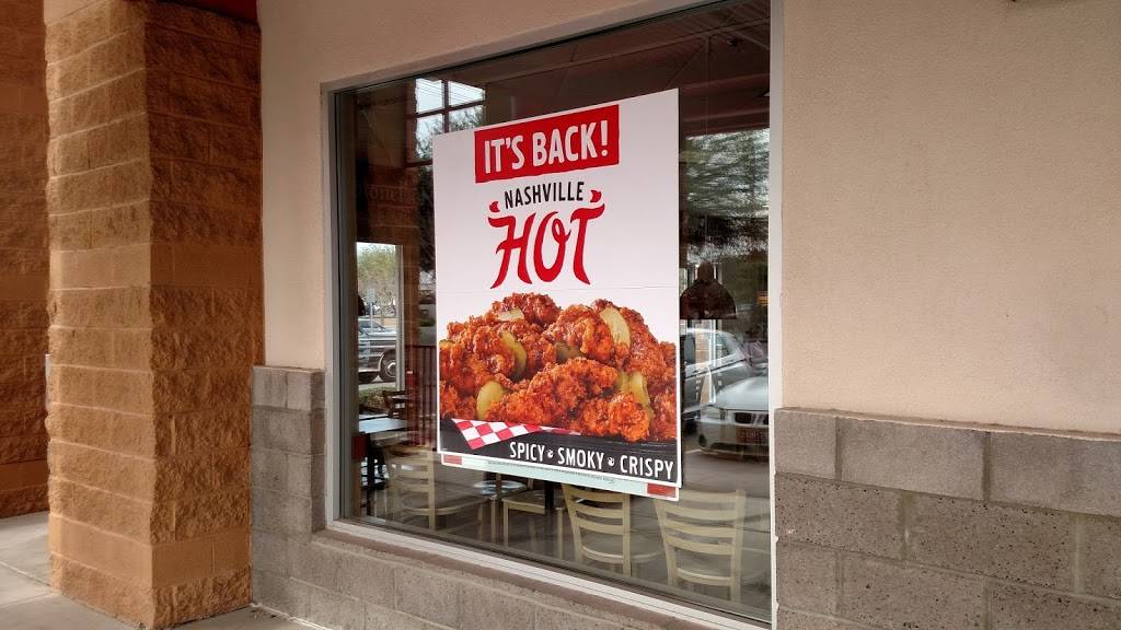 KFC | restaurant | 117 S Val Vista Dr, Gilbert, AZ 85296, USA | 4807392924 OR +1 480-739-2924