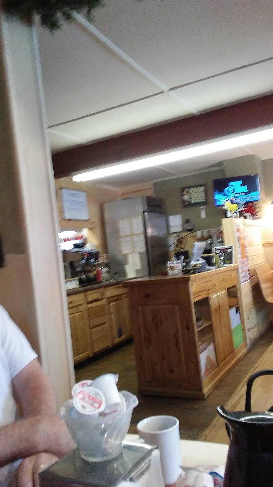 Cozy Cottage Cafe | restaurant | 300 Barclay Ave, Pine River, MN 56474, USA | 2185872588 OR +1 218-587-2588