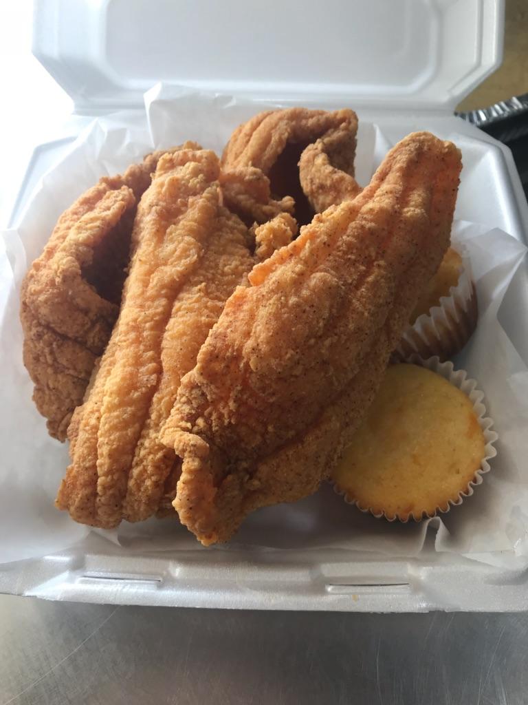 Lonnies BBQ & More | restaurant | 21274 N John Wayne Pkwy, Maricopa, AZ 85138, USA | 9515572488 OR +1 951-557-2488